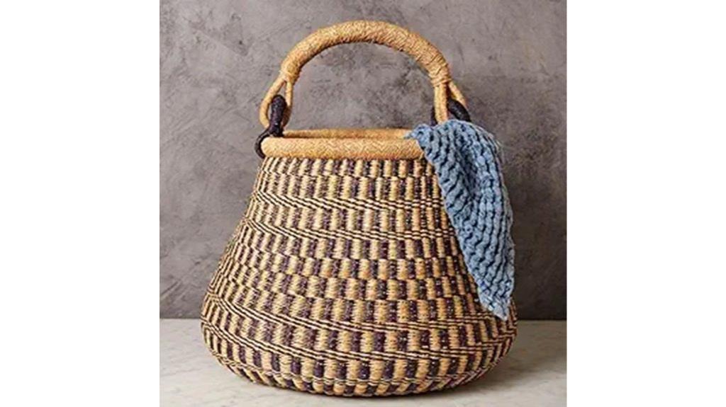 picnic basket blanket storage
